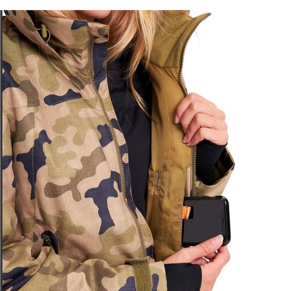 EUC Burton Lelah 2L Jacket -Camouflage - Picture 3 of 8